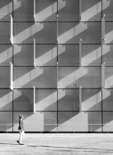 Photograph Juan De Villalba Paseo En Diagonal on One Eyeland